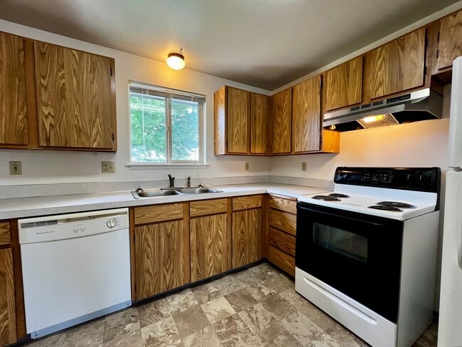Building Photo - 4802 Bonnie Ln
