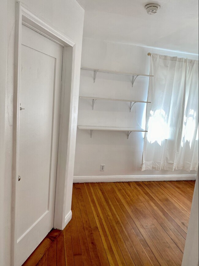 Building Photo - 108 Witmer St