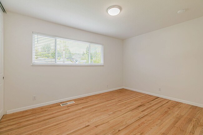 Building Photo - Cambrian Park Home Near Top Schools & Park...