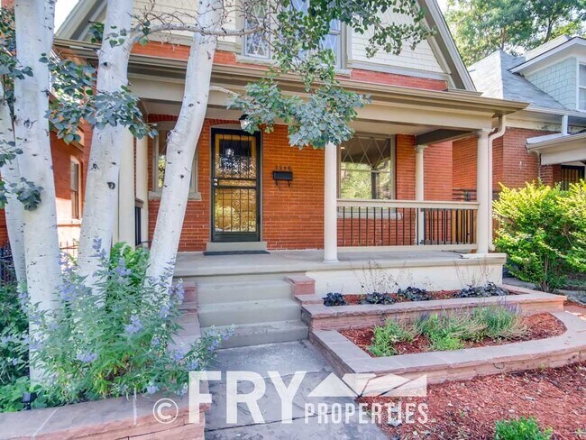 Building Photo - Beautifully Remodeled Potter Highlands Vic...