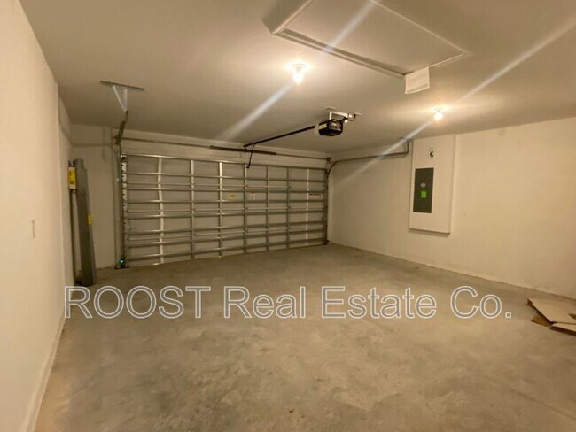 Building Photo - 1541 Newport St SE