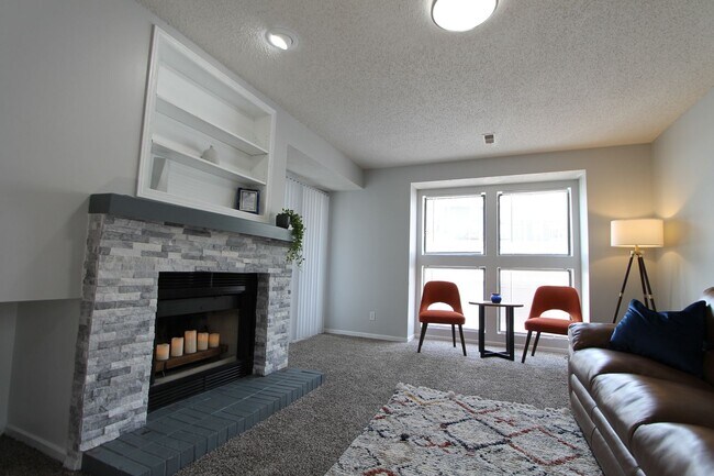 Building Photo - The Ellis Point!  Spacious and updated apartment homes in Ralston!