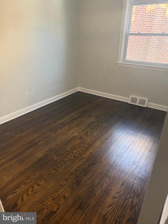 Building Photo - 304 High St