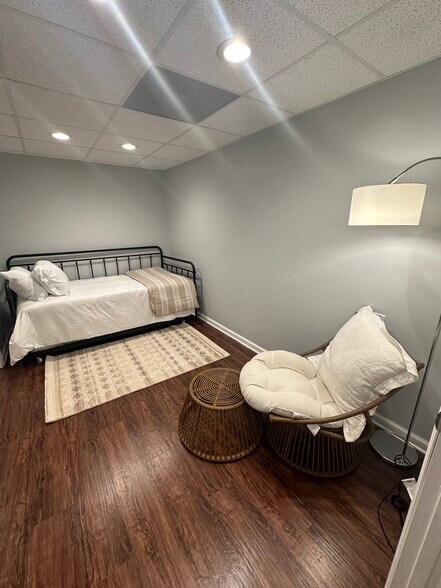 Building Photo - 250 Waterford Way