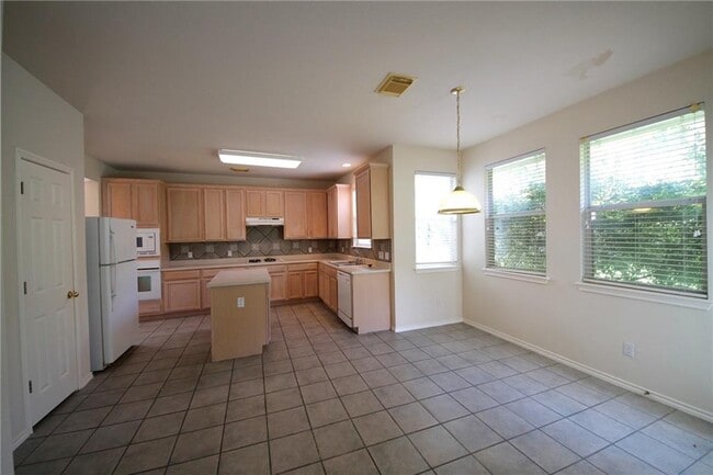 Building Photo - 15843 Garrison Cir