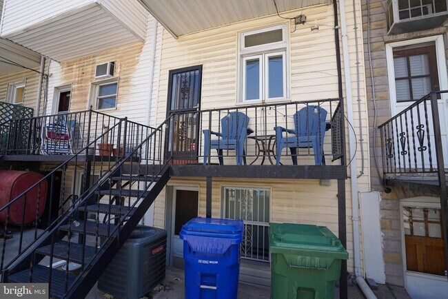 Building Photo - 712 S Linwood Ave