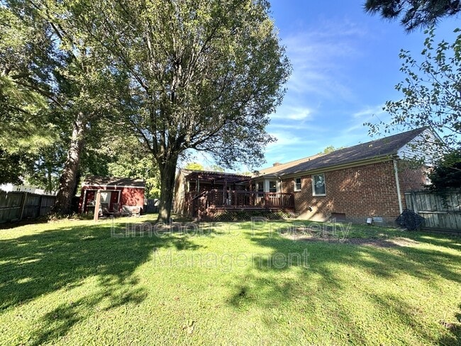 Building Photo - 4033 Kalona Rd