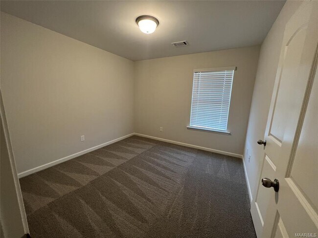 Building Photo - 211 Dawsons Ml Wy