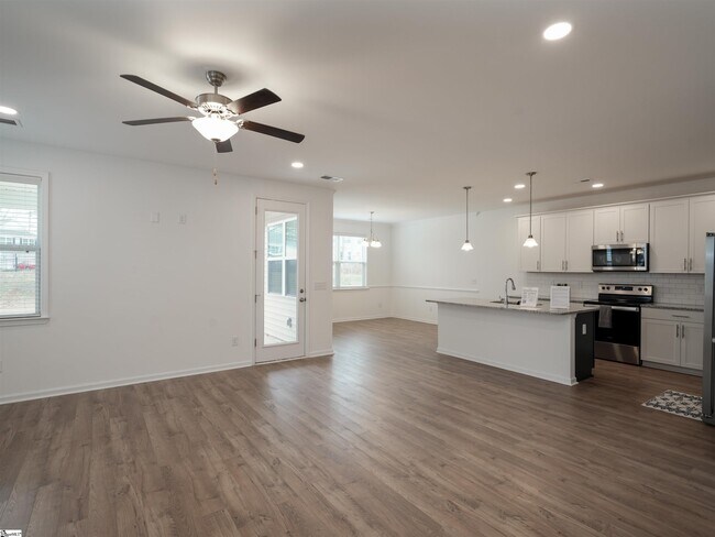 Building Photo - 205 Bryland Wy