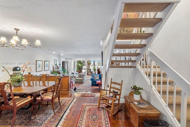 Building Photo - 4905 SW 71st Pl