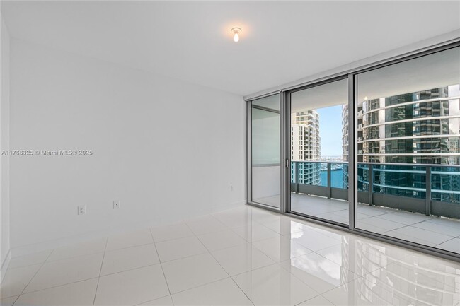 Building Photo - 200 Biscayne Blvd Way