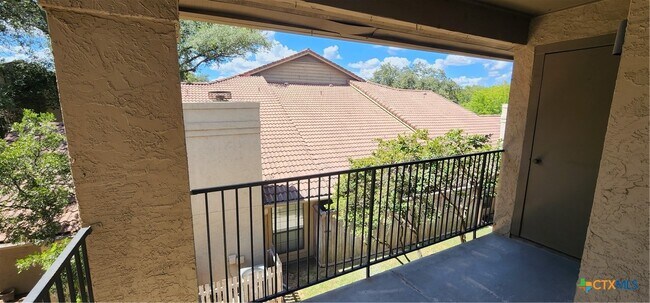 Building Photo - 1202 Thorpe Ln