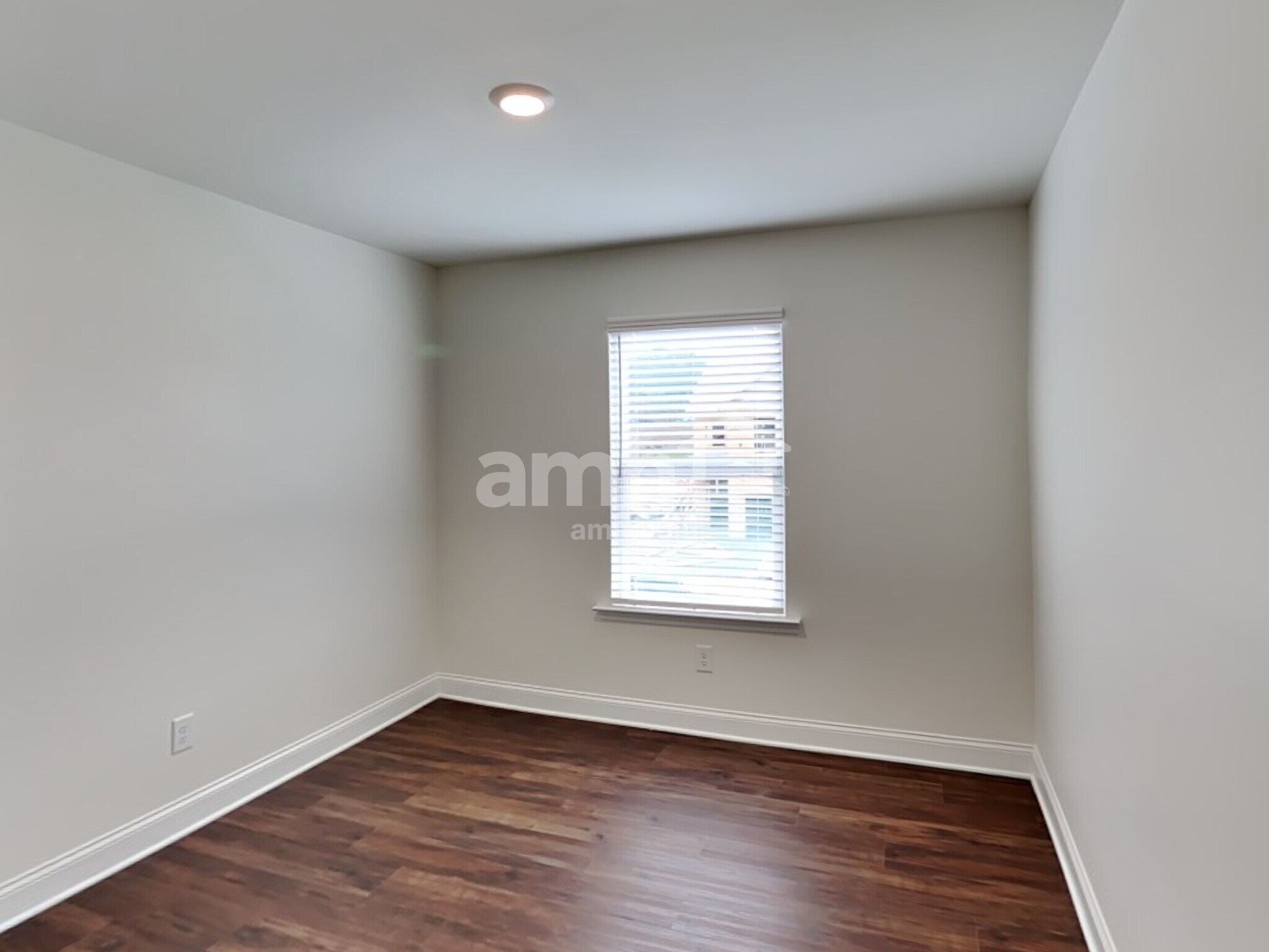 Building Photo - 881 Headland Wy