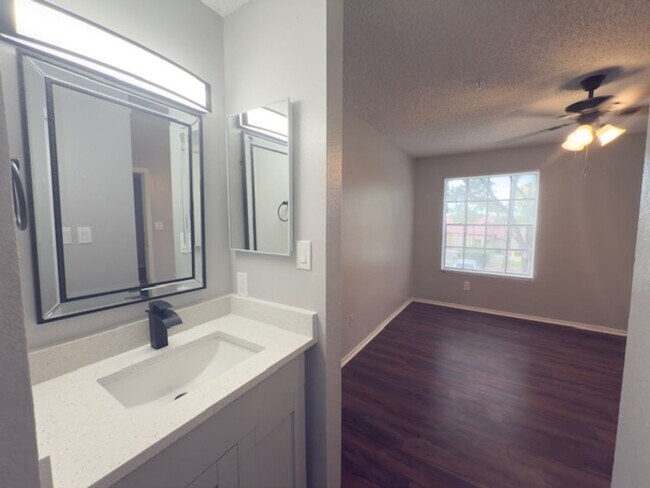 Building Photo - 208 Afton Square