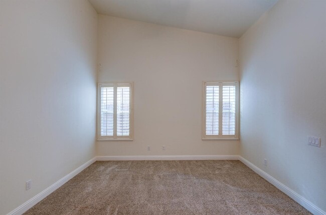 Building Photo - 1824 E Turnberry Ave