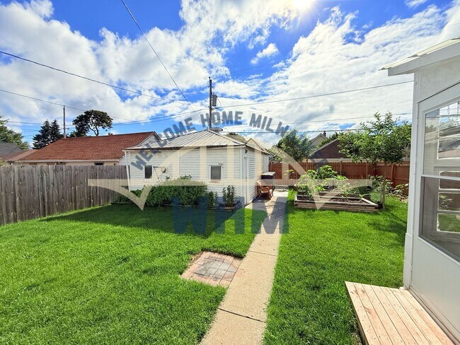 Building Photo - 2054 S 72nd St