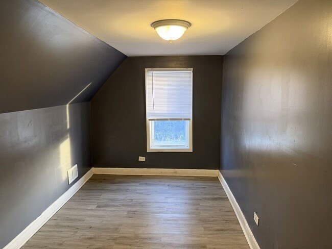 Building Photo - 756 Newell Ave