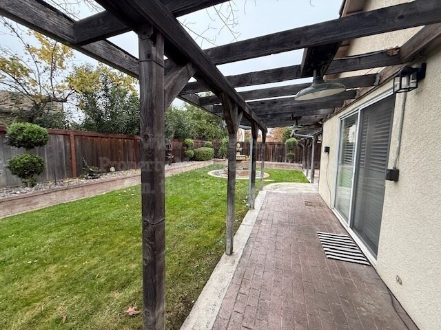 Building Photo - 9916 River Oaks Dr