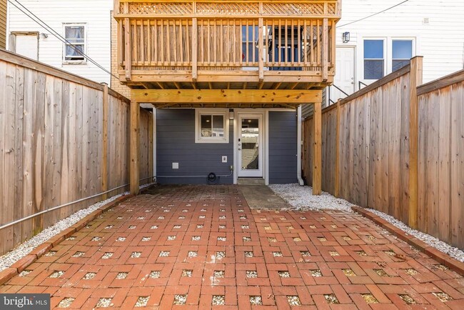 Building Photo - 407 Delafield Pl NW