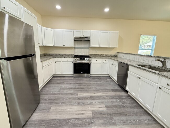 Building Photo - 1582 Hobbs Island Rd SE