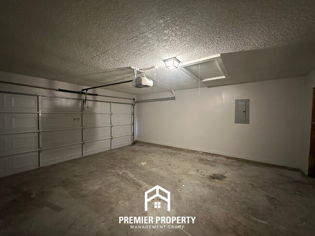 Building Photo - Newly Renovated 3BR Cordova Home | Vaulted Ceilings, Fireplace, 2-Car Garage & Luxury Primary Suite