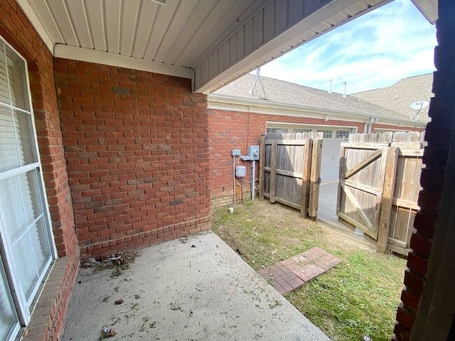 Building Photo - 9146 Glen Cove