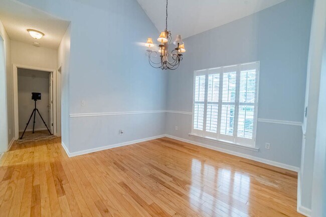 Building Photo - Available Soon!