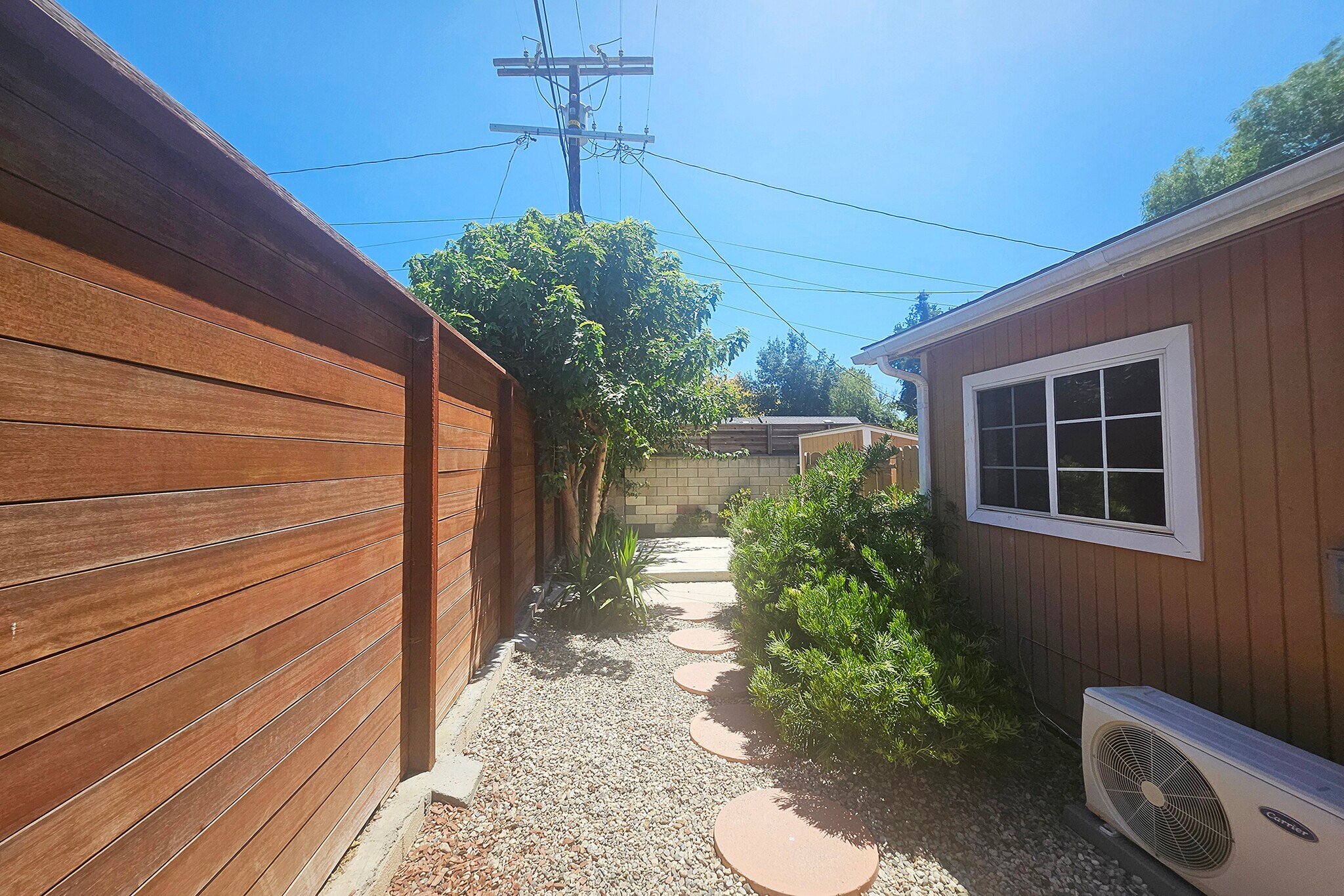 Building Photo - 6946 Jellico Ave