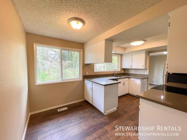 Building Photo - 3620 SE 36th Cir