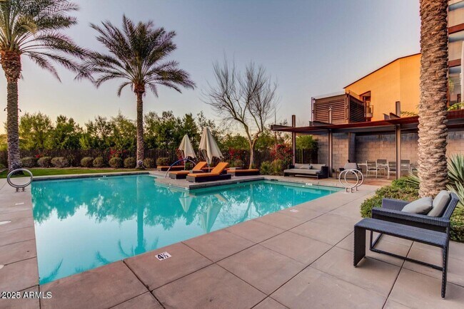 Building Photo - 4747 N Scottsdale Rd