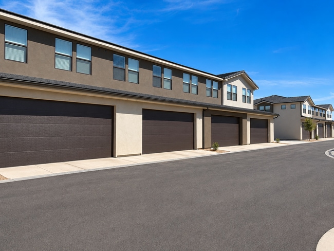 Building Photo - 815 S Black Alder Dr
