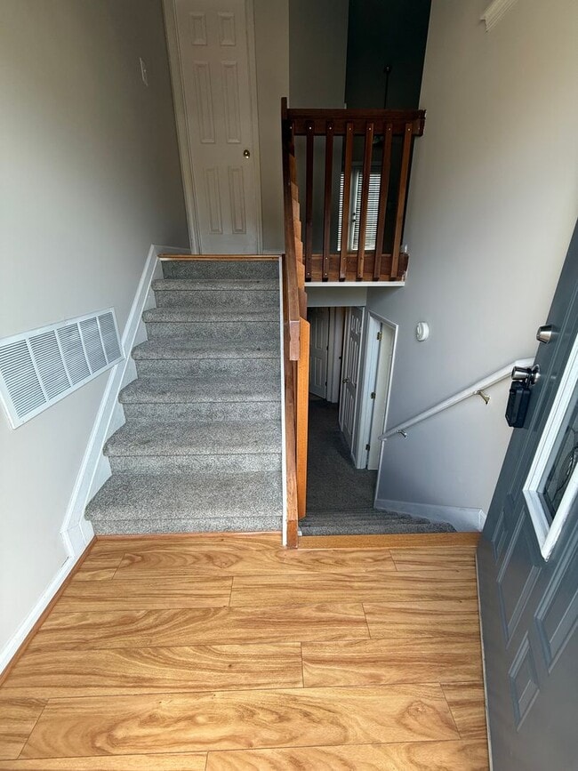 Building Photo - 2-bedroom, 2-bath townhouse in Nicholasville, KY