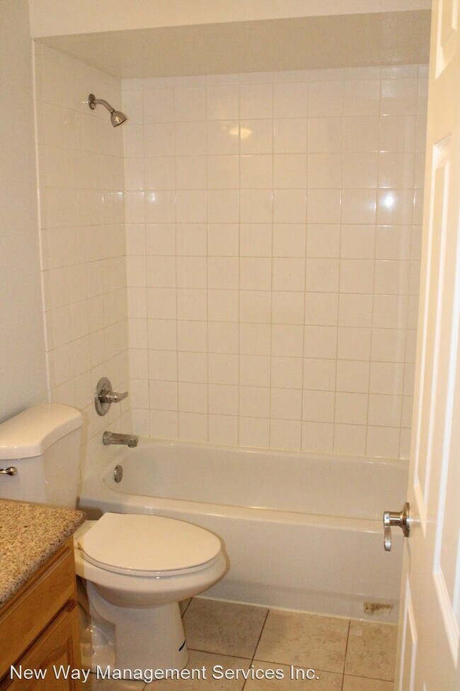 Building Photo - 2 br, 2 bath House - 1223 Lakeview Circle