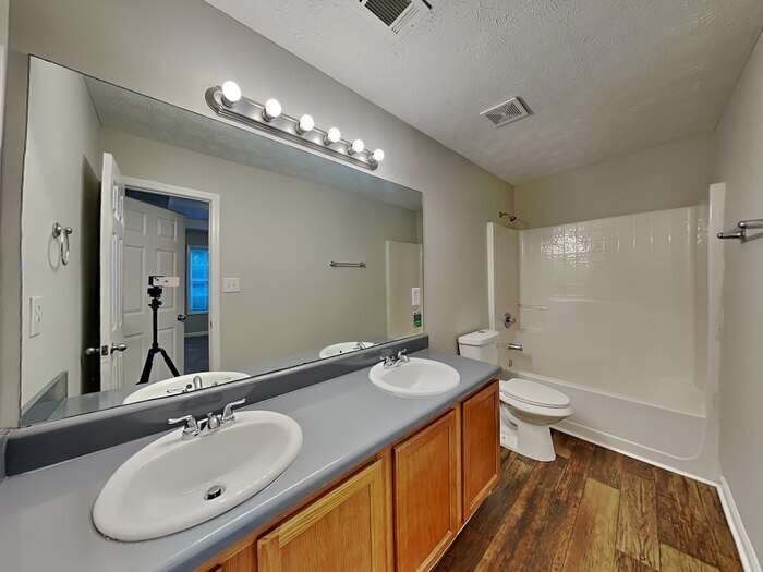 Building Photo - 9154 Jefferson Village Dr SW