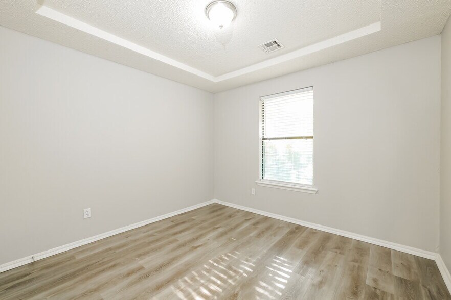 Building Photo - 324 Marrgate Dr