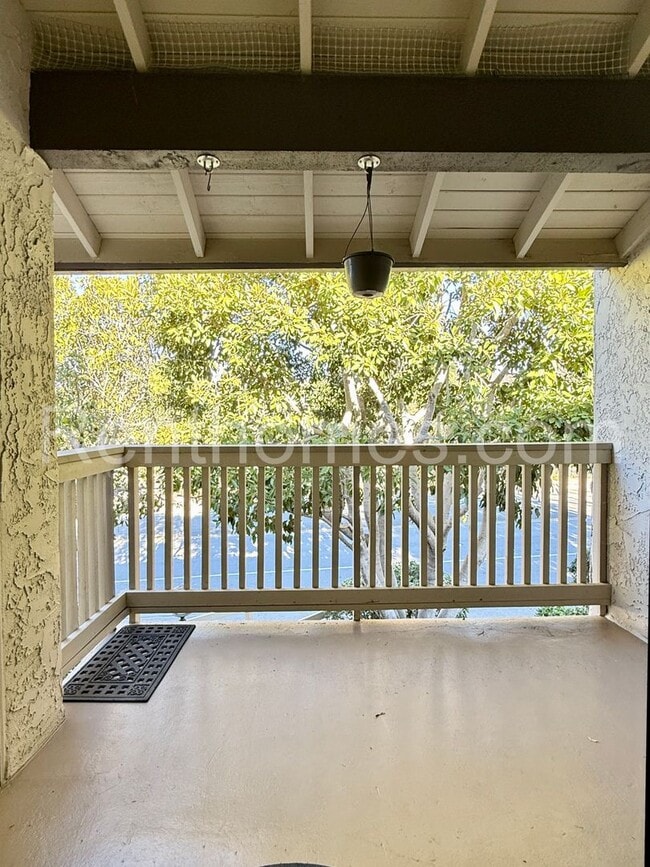 Building Photo - 9929 Azuaga St