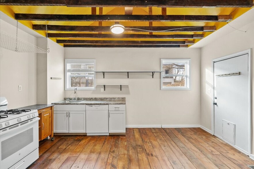 Building Photo - 1822 Holly St