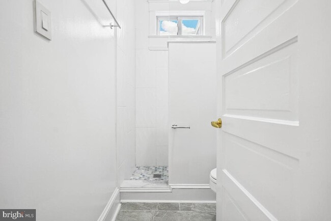 Building Photo - 1411 King St