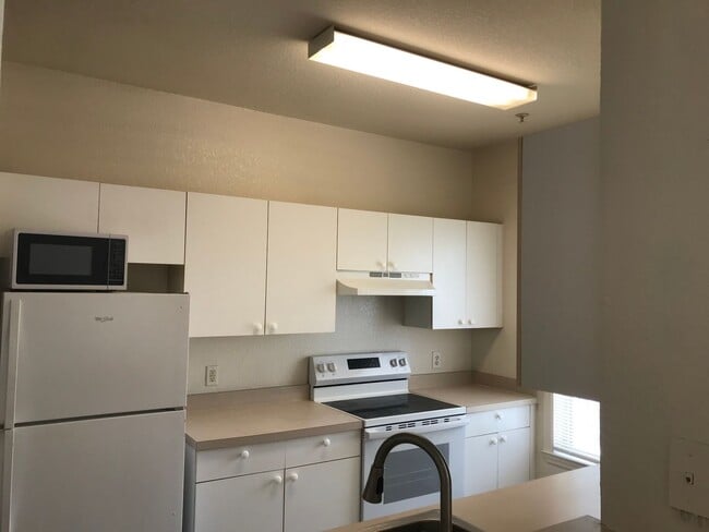 Building Photo - 3589 Conroy Rd
