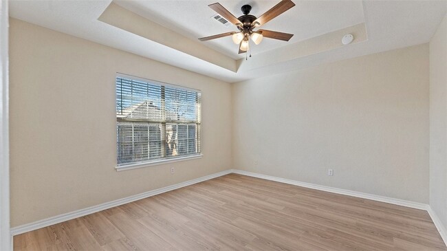 Building Photo - 829 S Liberty Dr