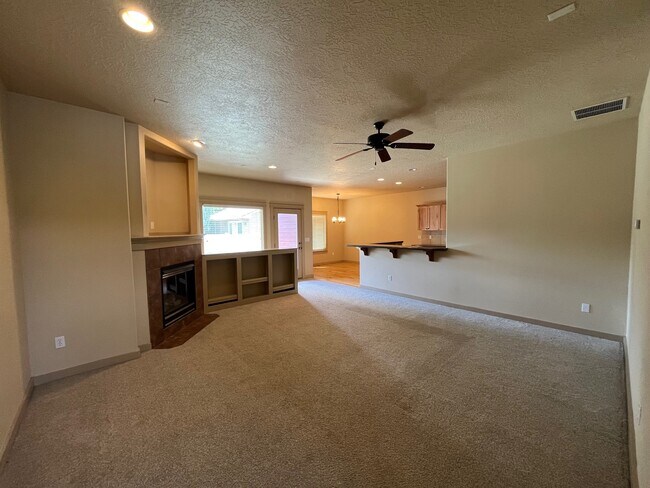 Building Photo - 1273 W Ann Taylor St