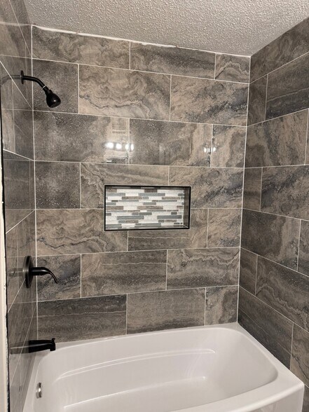 Building Photo - 109 Aventura Ct