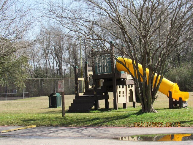 Building Photo - 15543 Weldon Dr