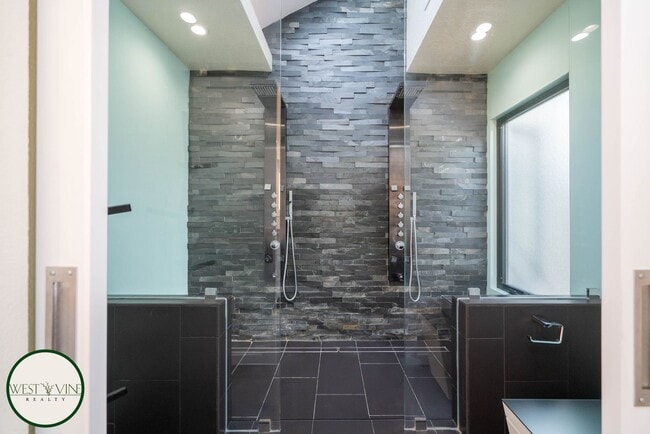 Building Photo - Chic 4 Bedroom, 2.5 Bath Single-Story Home