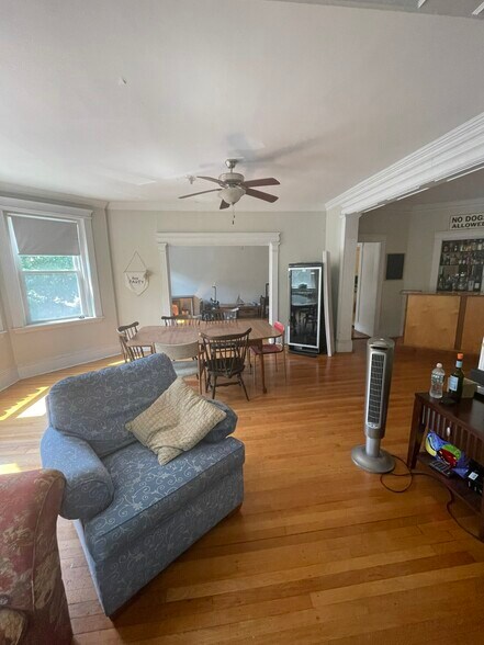 Primary Photo - 17 Englewood Ave