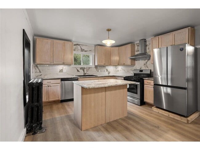 Building Photo - 361 8th Ave S