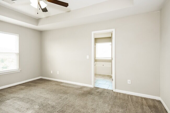 Building Photo - 41 Moss Way