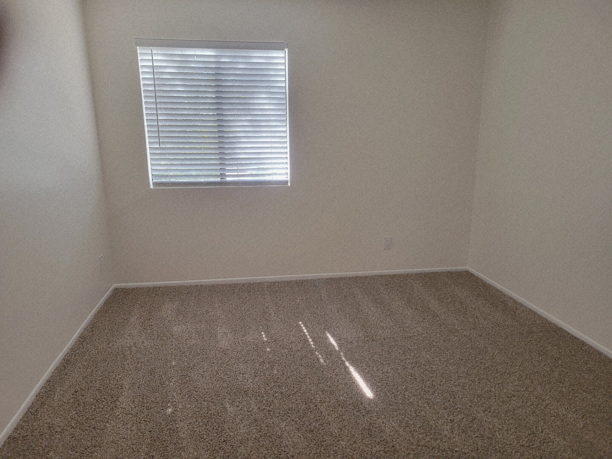 Bedroom - 27240 Luther Dr
