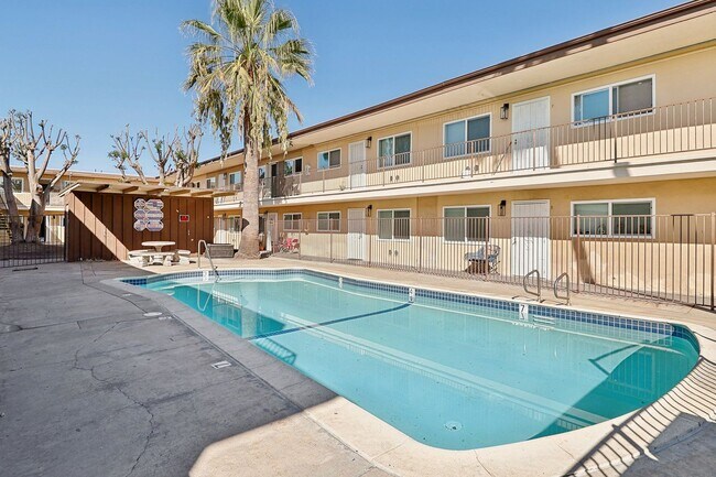 Building Photo - Move in Promotion! 2 Bedroom/1 Bathroom Remodeled Apartment - El Cajon