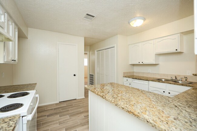 Building Photo - 22318 Fincastle Dr